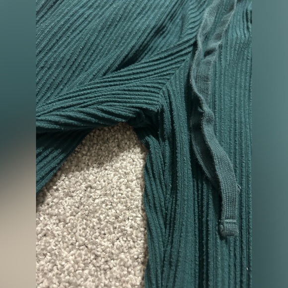 Alo Yoga
Muse Sweatpant - Midnight Green - Picture 5 of 6